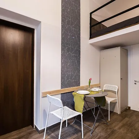 Urban Getaway Lofts דירה