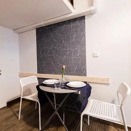 Urban Getaway Lofts דירה