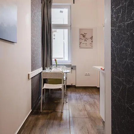 Urban Getaway Lofts דירה